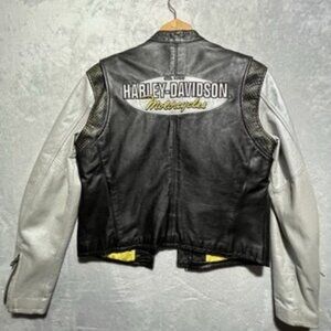 Vintage Harley Davidson Women's M Medium Black Silver Leather Motorcycle Jacket